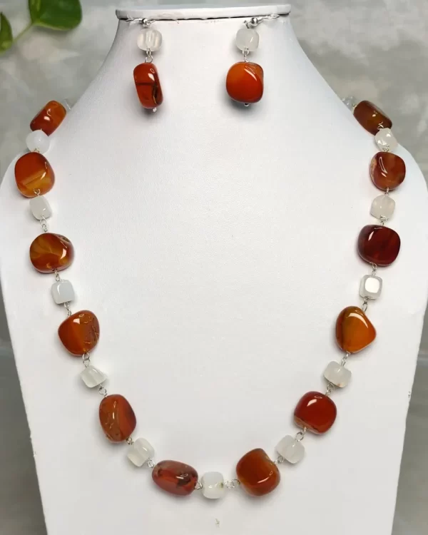 Desert Ice - DN0595 - White Onyx cubes team up with Brown Onyx tumbles in a single strand of 19” to give that minimalist, cool vibe.